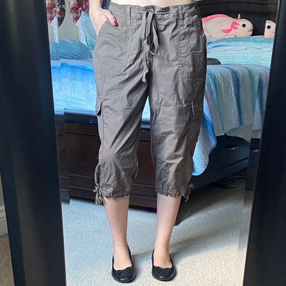Y2K St. John's Bay Size 12 Charcoal Gray Dark Green Capri Cargo Everyday Pants - Picture 5 of 6